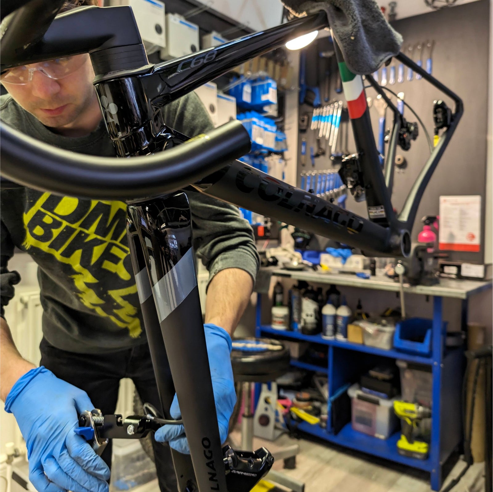 Maison de Vélo: Expert Bike Servicing & Repairs